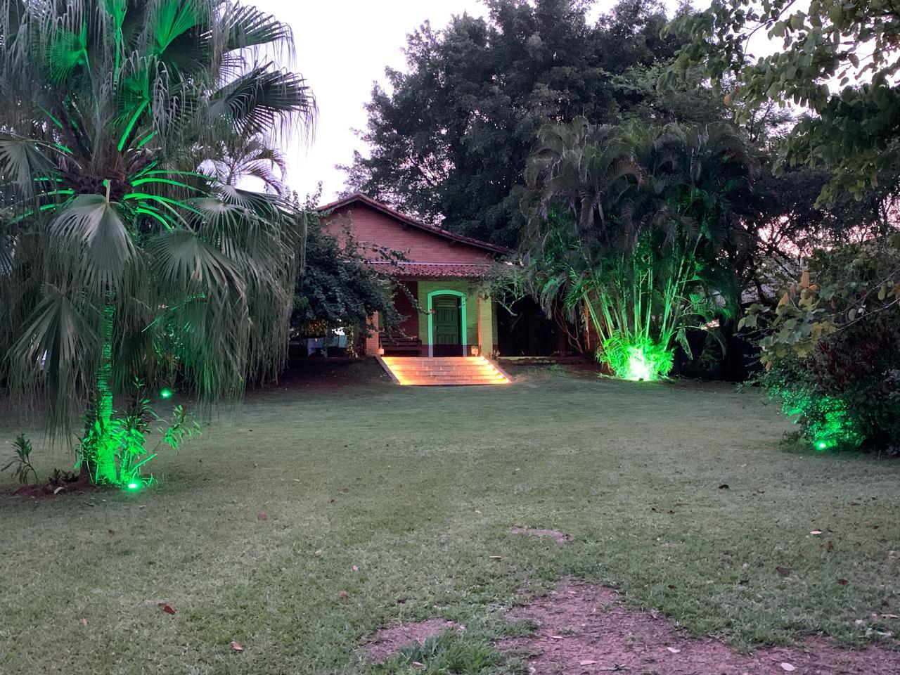 Casa principal iluminada